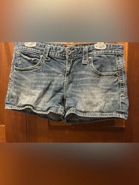 Maurice’s Women’s Denim Jean Shorts - Light Blue size 9/10